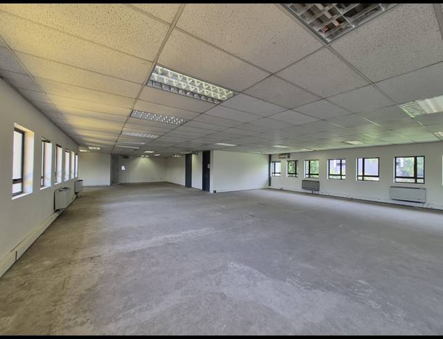 313M² OFFICE TO LET IN HYDE PARK
